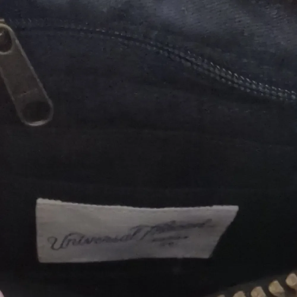 Universal Thread stylish wristlet
